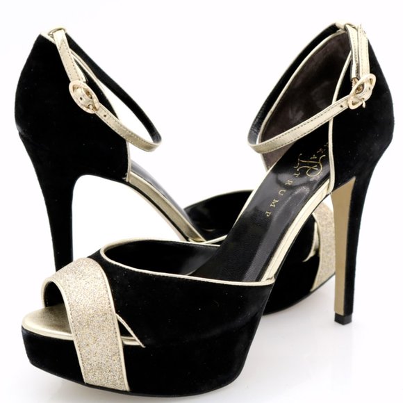 Ivanka Trump Shoes - Ivanka Trump Womens Buckle Stiletto Pump Heels